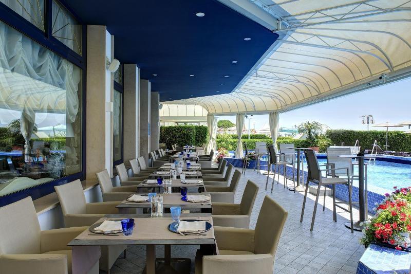 Hotel Cavalieri Palace & Suites Lido di Jesolo Exterior foto